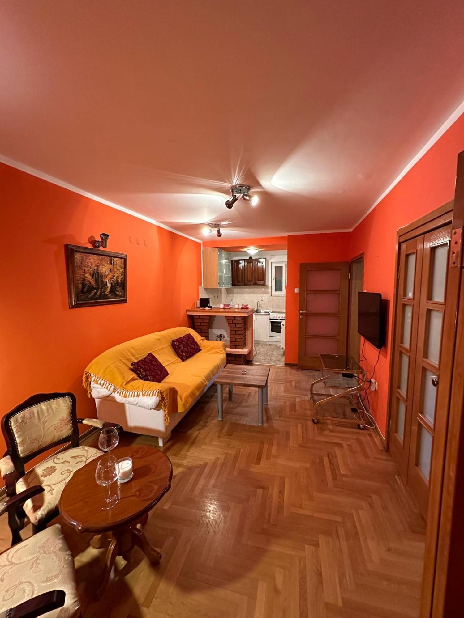 Urban Nest - Orange Belgrado